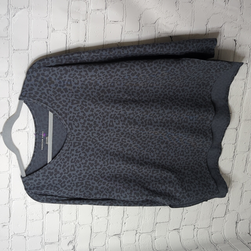 American eagle oversized leopard print split hem top